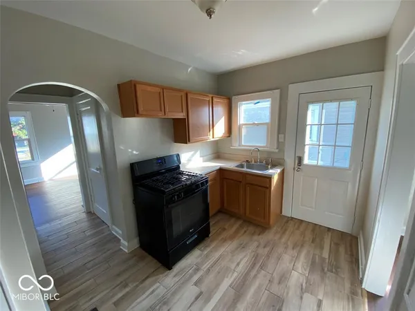 $850 | 905 North Emerson Avenue, Indianapolis, IN 46219