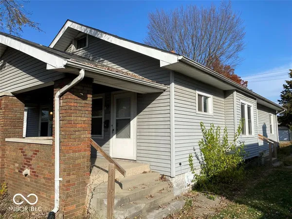 $850 | 905 North Emerson Avenue, Indianapolis, IN 46219