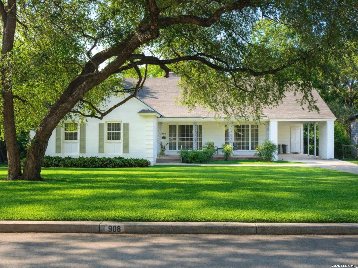 908 Garraty Road Terrell Hills, TX 78209 - Photo 2 of 25