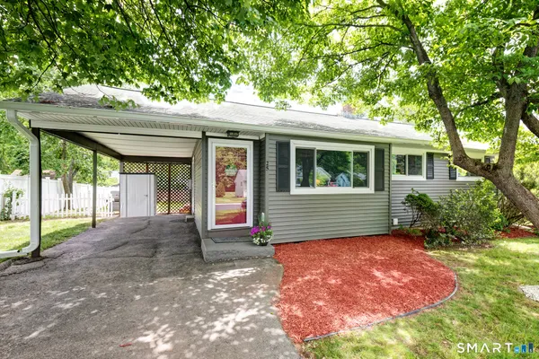 $285,000 | 25 Yale Drive, Enfield, CT 06082