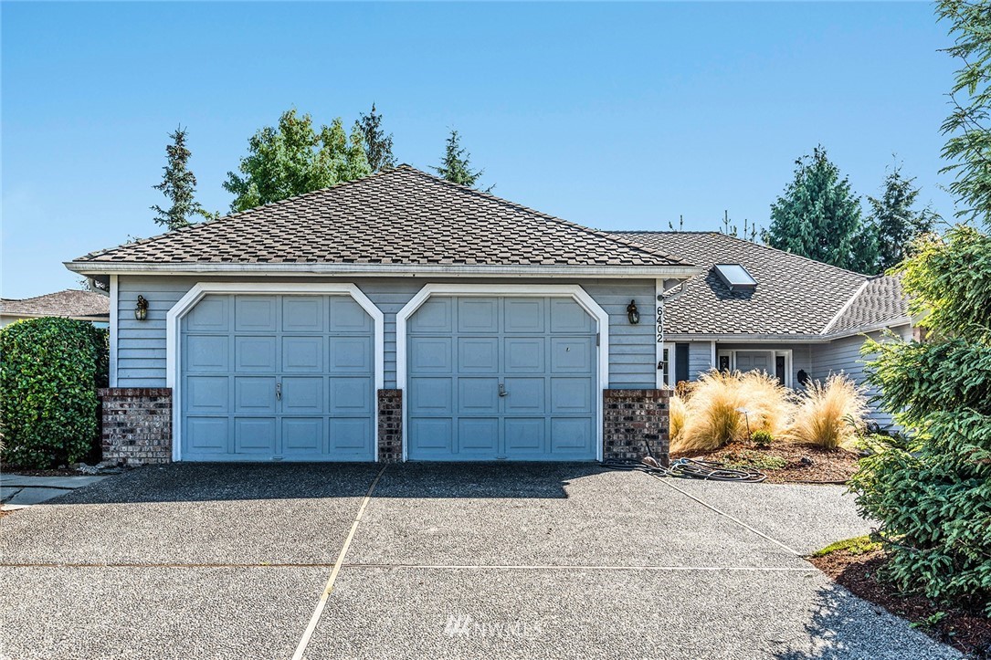 6402 137th Place Southwest Edmonds, WA 98026 - Photo 2 of 24 Gallery Image 2