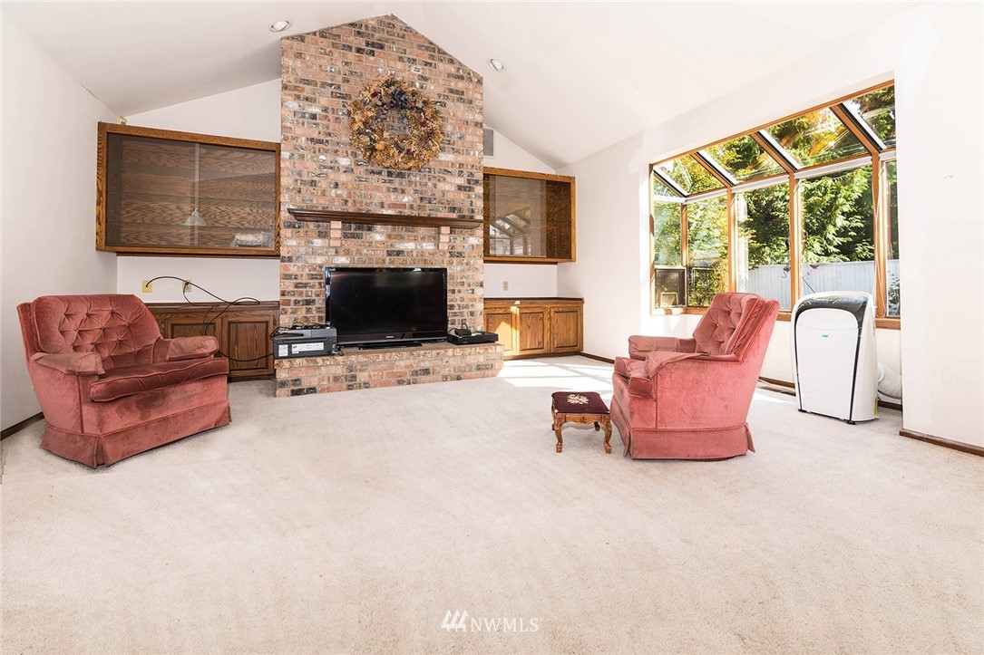 6402 137th Place Southwest Edmonds, WA 98026 - Photo 11 of 24 Gallery Image 11
