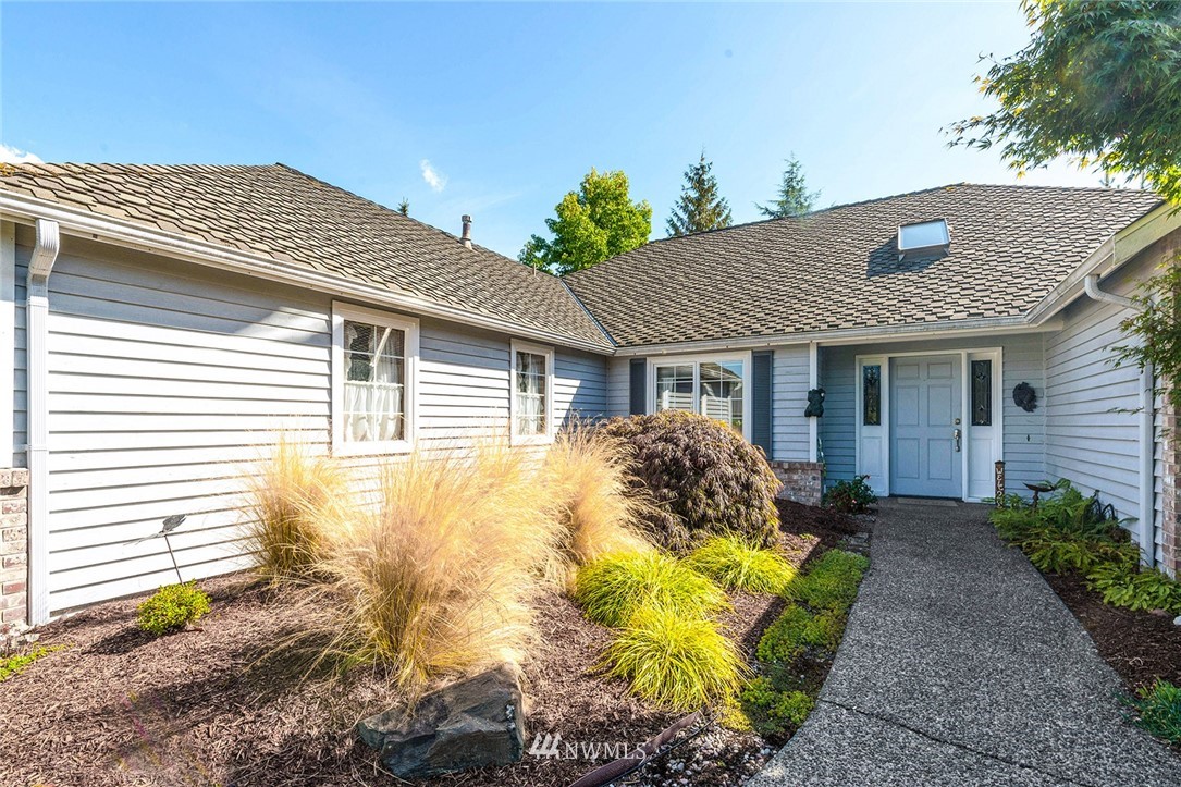 6402 137th Place Southwest Edmonds, WA 98026 - Photo 3 of 24 Gallery Image 3