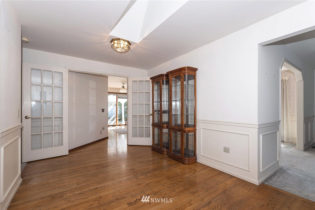 6402 137th Place Southwest Edmonds, WA 98026 - Photo 4 of 24 Gallery Image 4