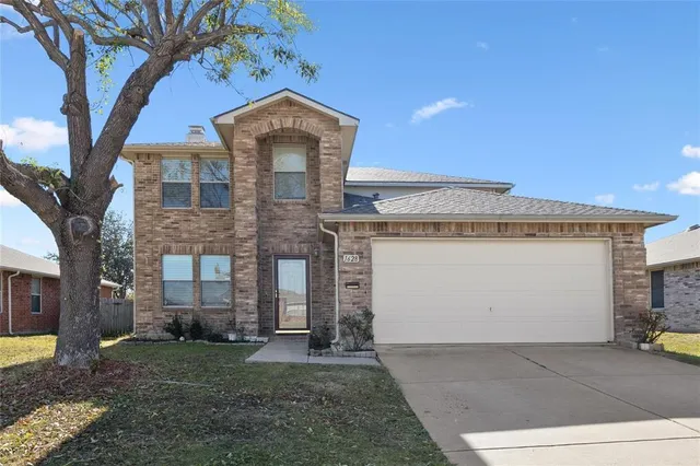 $2,400 | 1628 Fieldstone Drive, Little Elm, TX 75068