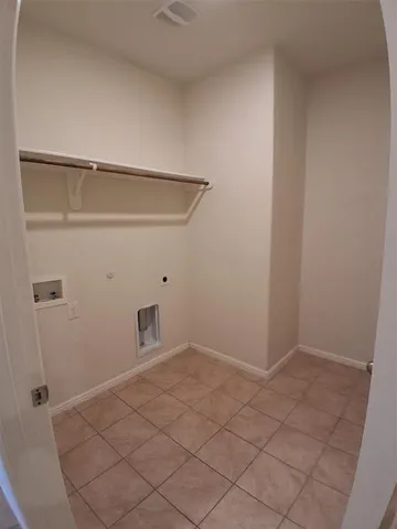 a view of utility room