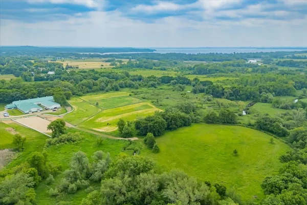 $4,000,000 | 5500 Surrey Lane, Waunakee, WI 53597