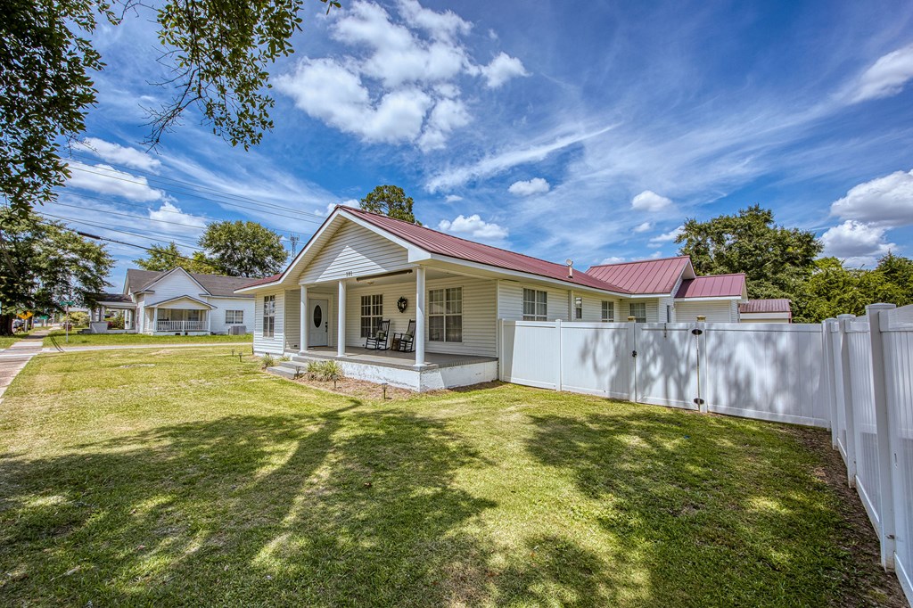101 South Johnson Street Samson, AL 36477 - Photo 2 of 53