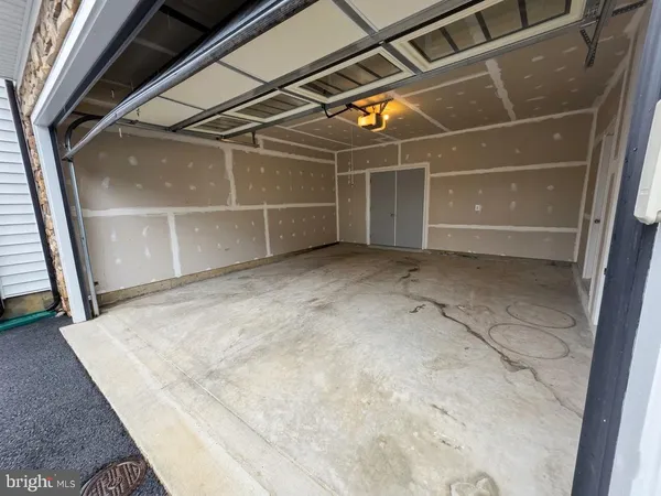 $3,800 | 25470 Hartland Orchard Terrace, Chantilly, VA 20152
