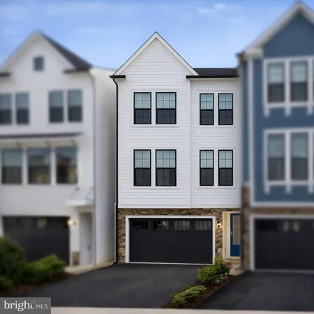 $3,800 | 25470 Hartland Orchard Terrace, Chantilly, VA 20152