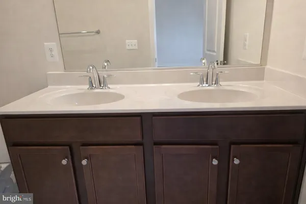 $3,800 | 25470 Hartland Orchard Terrace, Chantilly, VA 20152