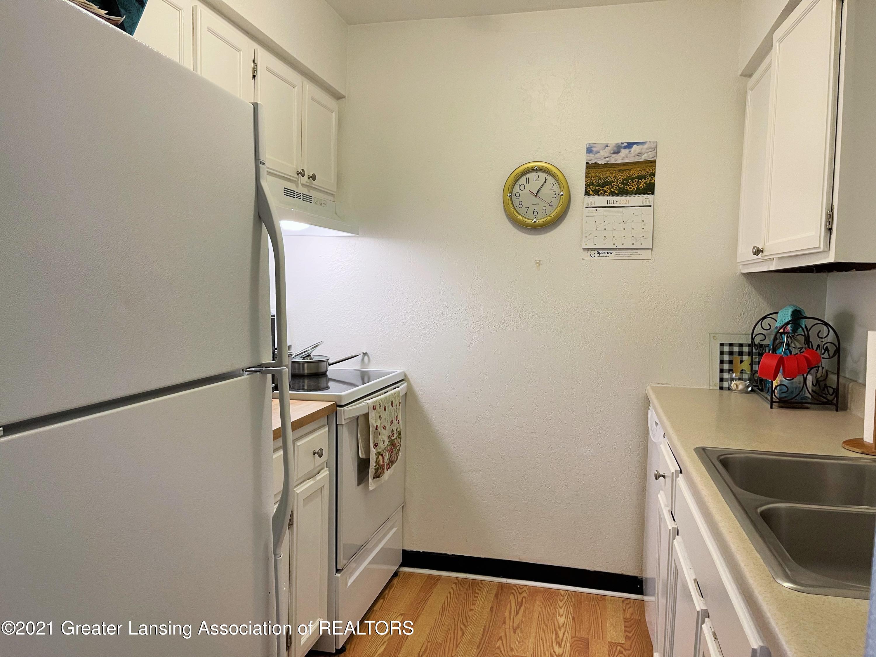 1715 Maple Ridge Road, Unit 40 Haslett, MI 48840 - Photo 5 of 20 2021-07-11 13.06.26