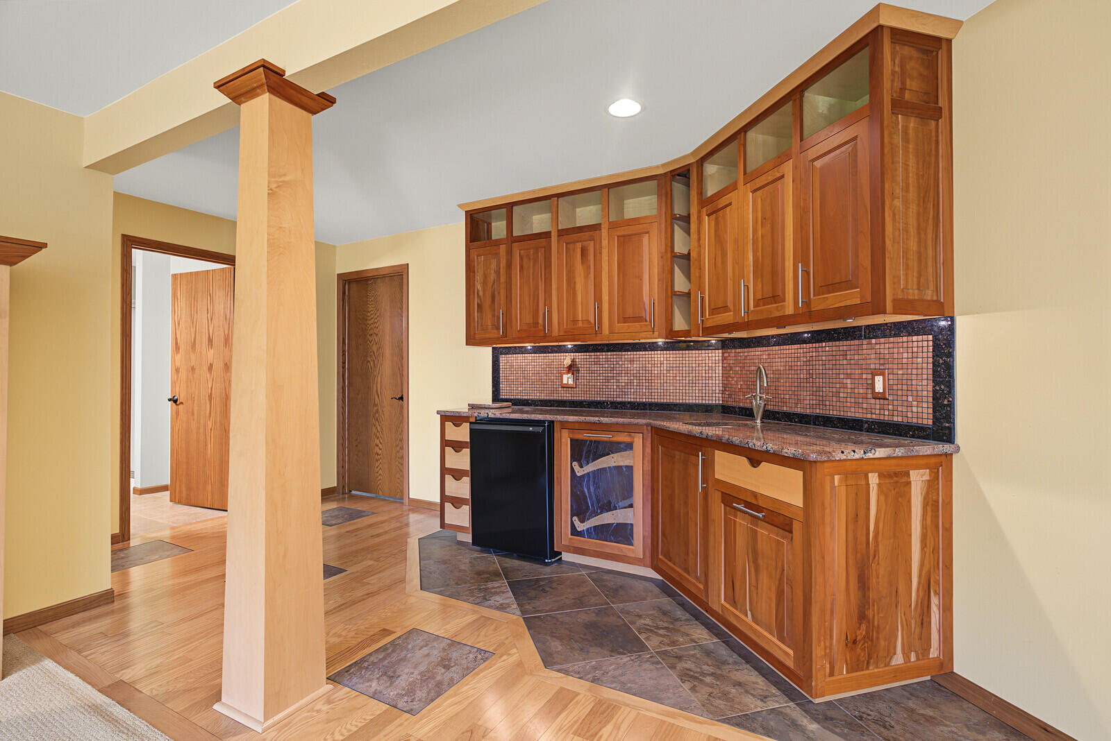 424 French Road Onalaska, WI 54650 - Photo 41 of 50 43_424FrenchRd_Bar1_mls