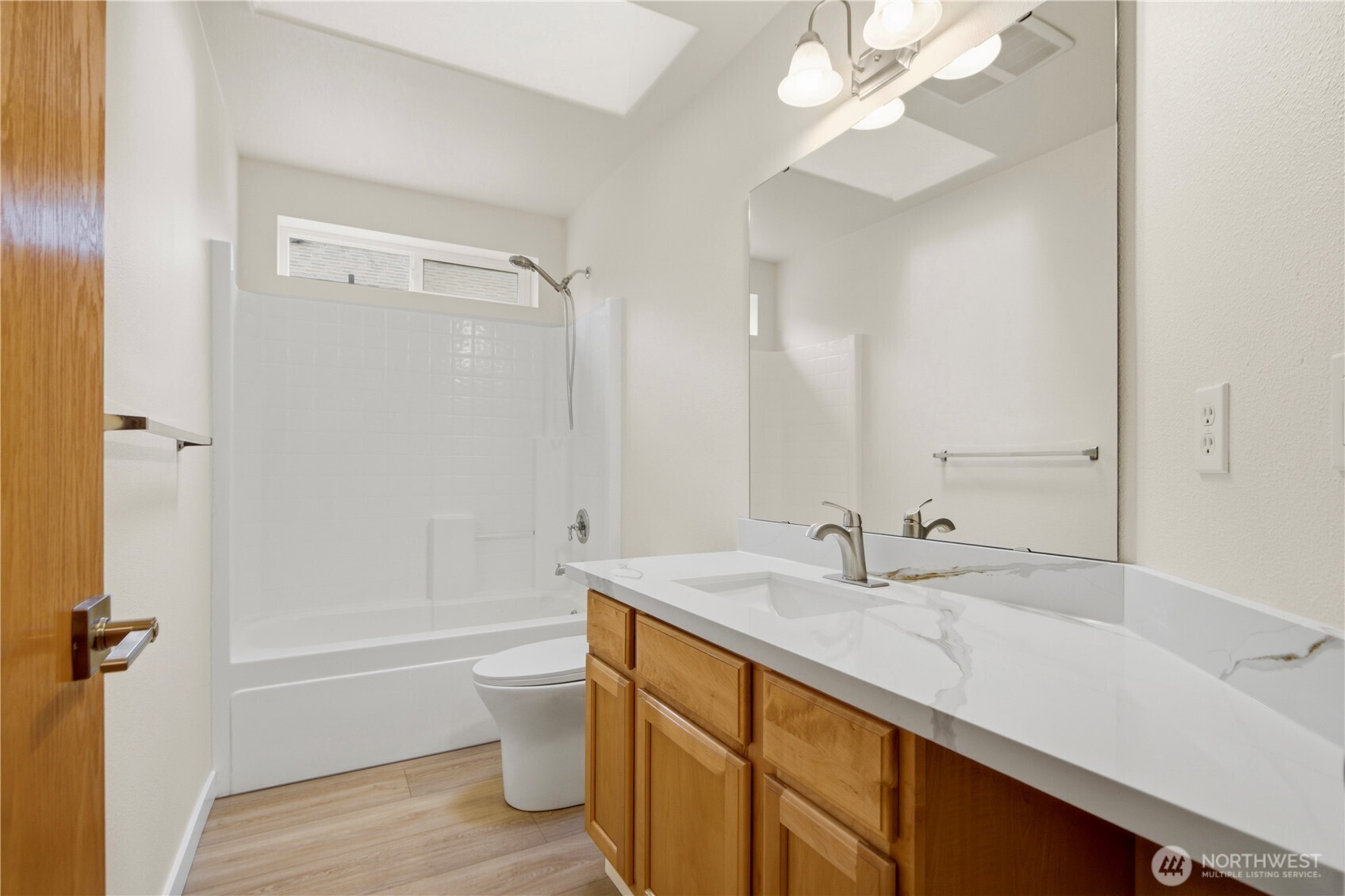 460 Ilwaco Avenue Northeast Renton, WA 98059 - Photo 9 of 16