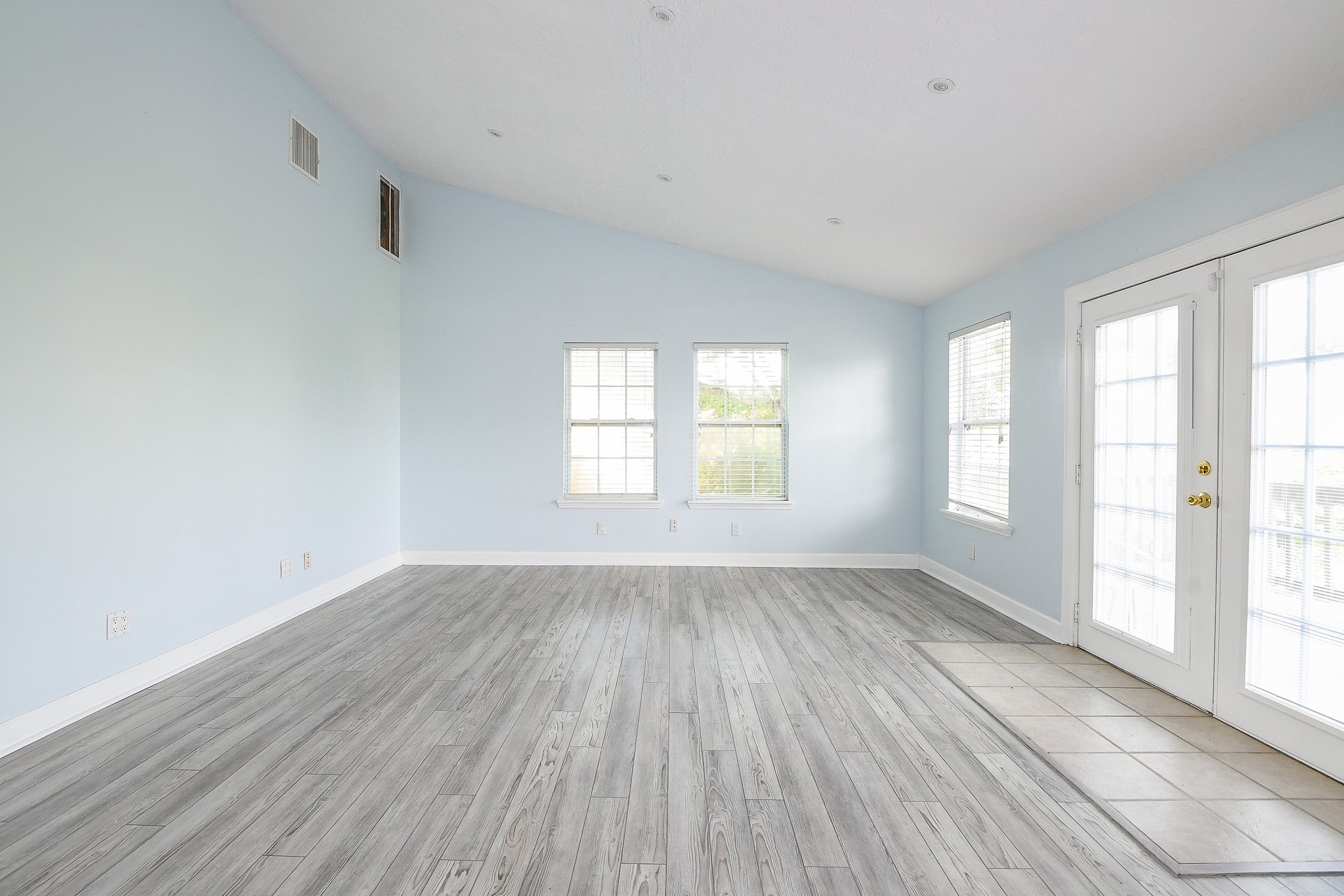 1615 Railroad Street San Leon, TX 77539 - Photo 25 of 45