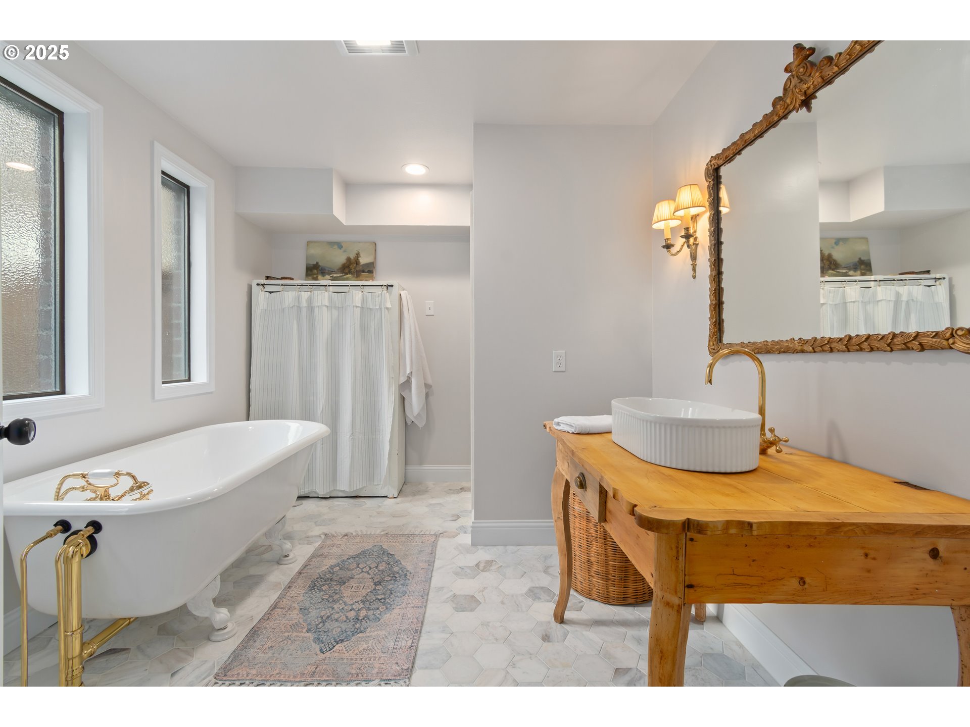 1750 Tabor Street Eugene, OR 97401 - Photo 22 of 48 Bathroom, Attached