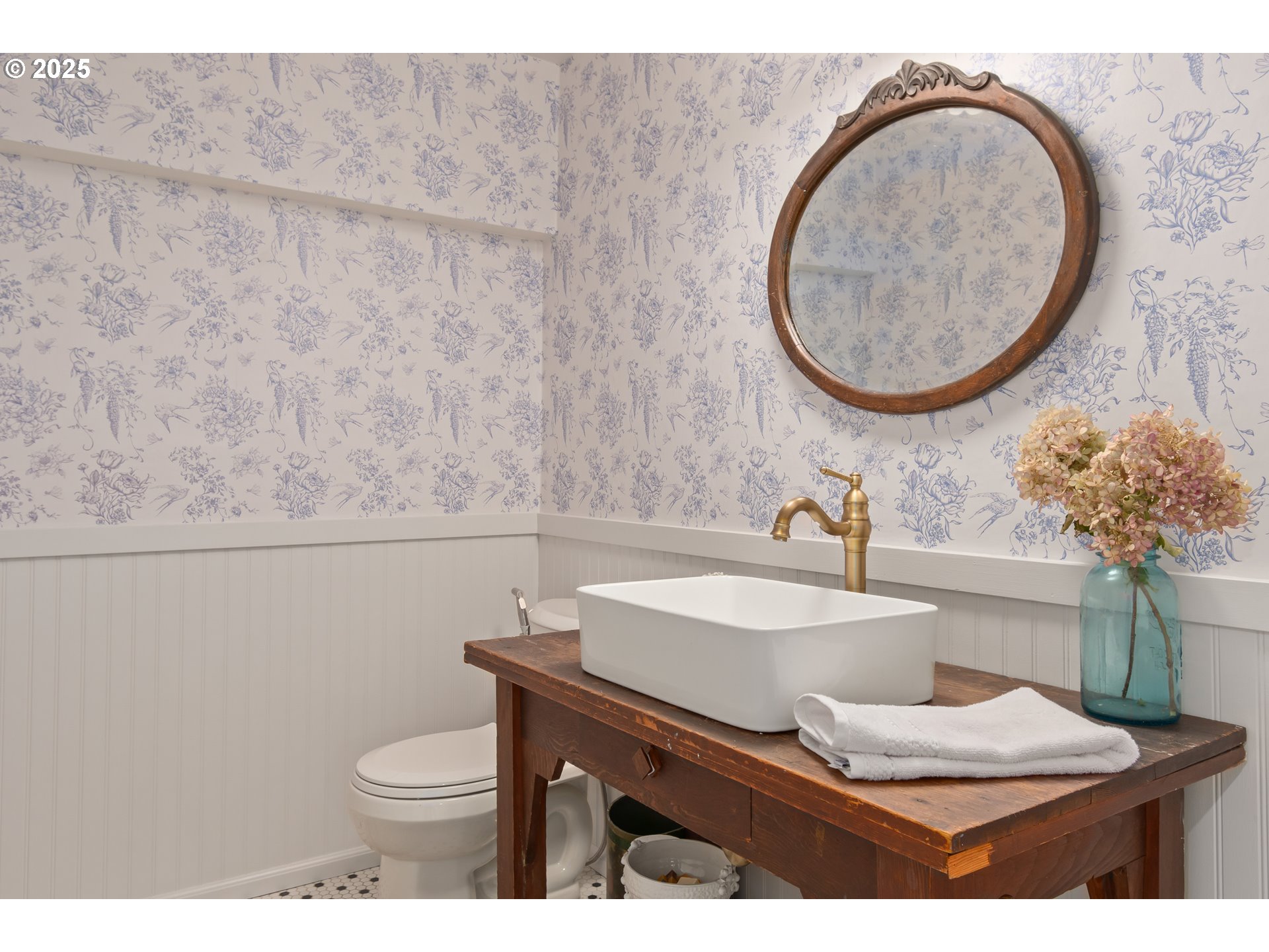 1750 Tabor Street Eugene, OR 97401 - Photo 27 of 48 Bathroom