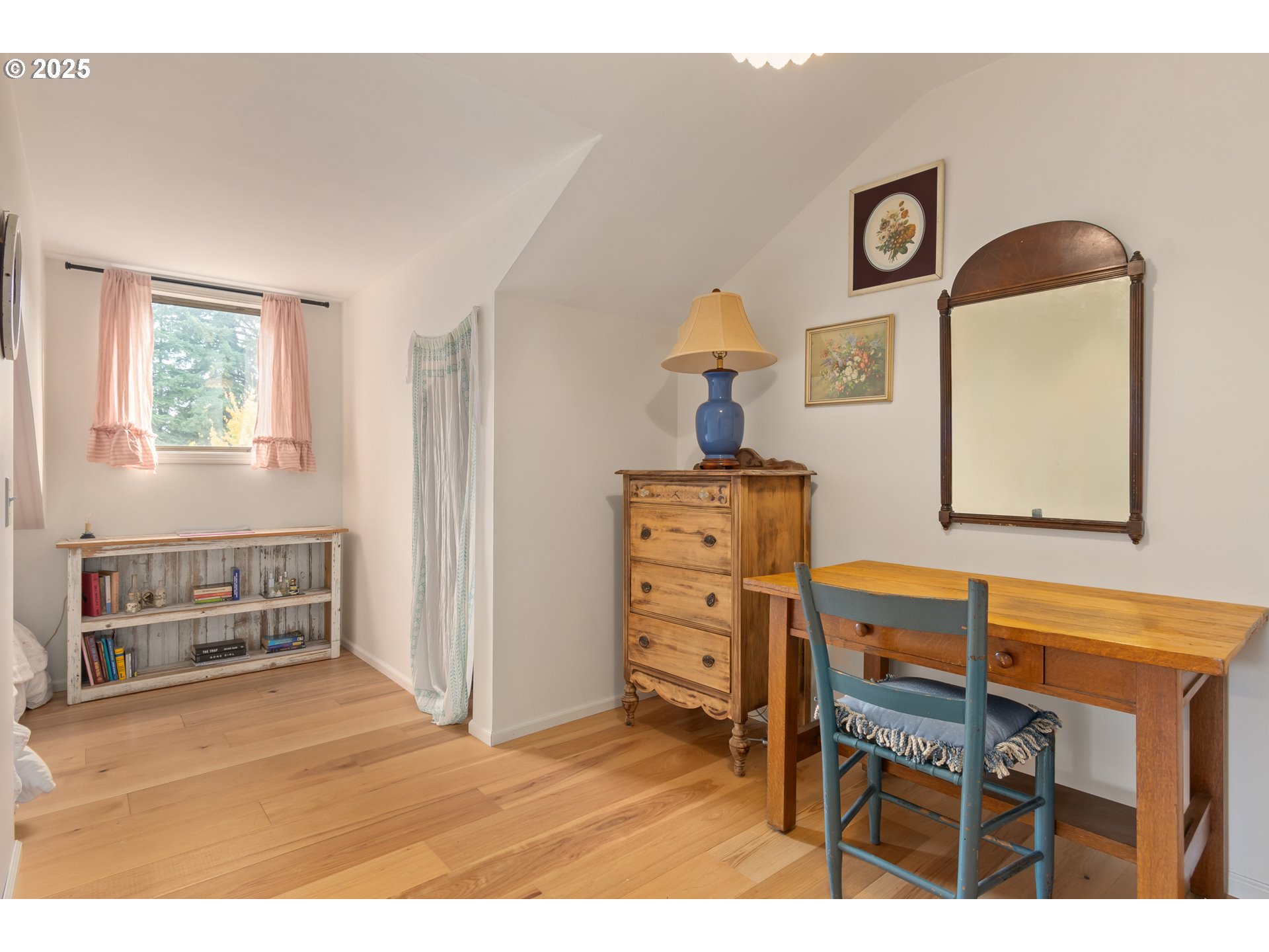 1750 Tabor Street Eugene, OR 97401 - Photo 31 of 48 Bedroom