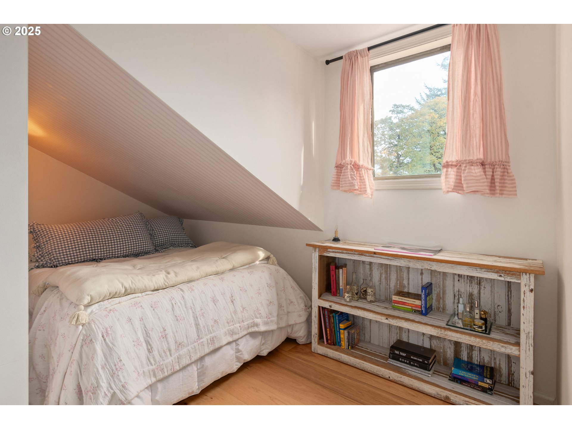 1750 Tabor Street Eugene, OR 97401 - Photo 33 of 48 Bedroom