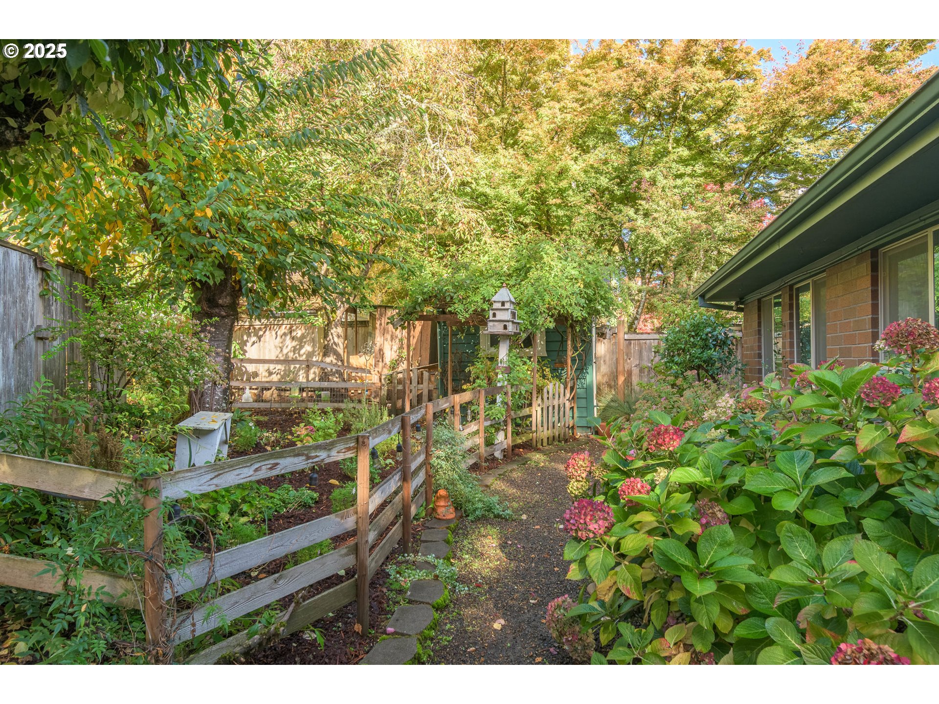 1750 Tabor Street Eugene, OR 97401 - Photo 40 of 48 Garden