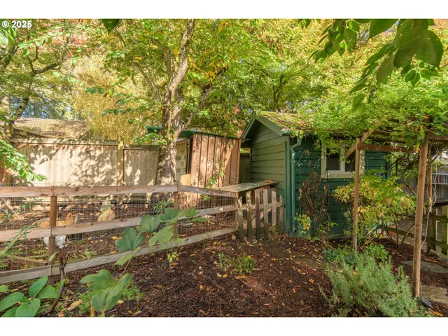 $797,000 | 1750 Tabor Street, Eugene, OR 97401