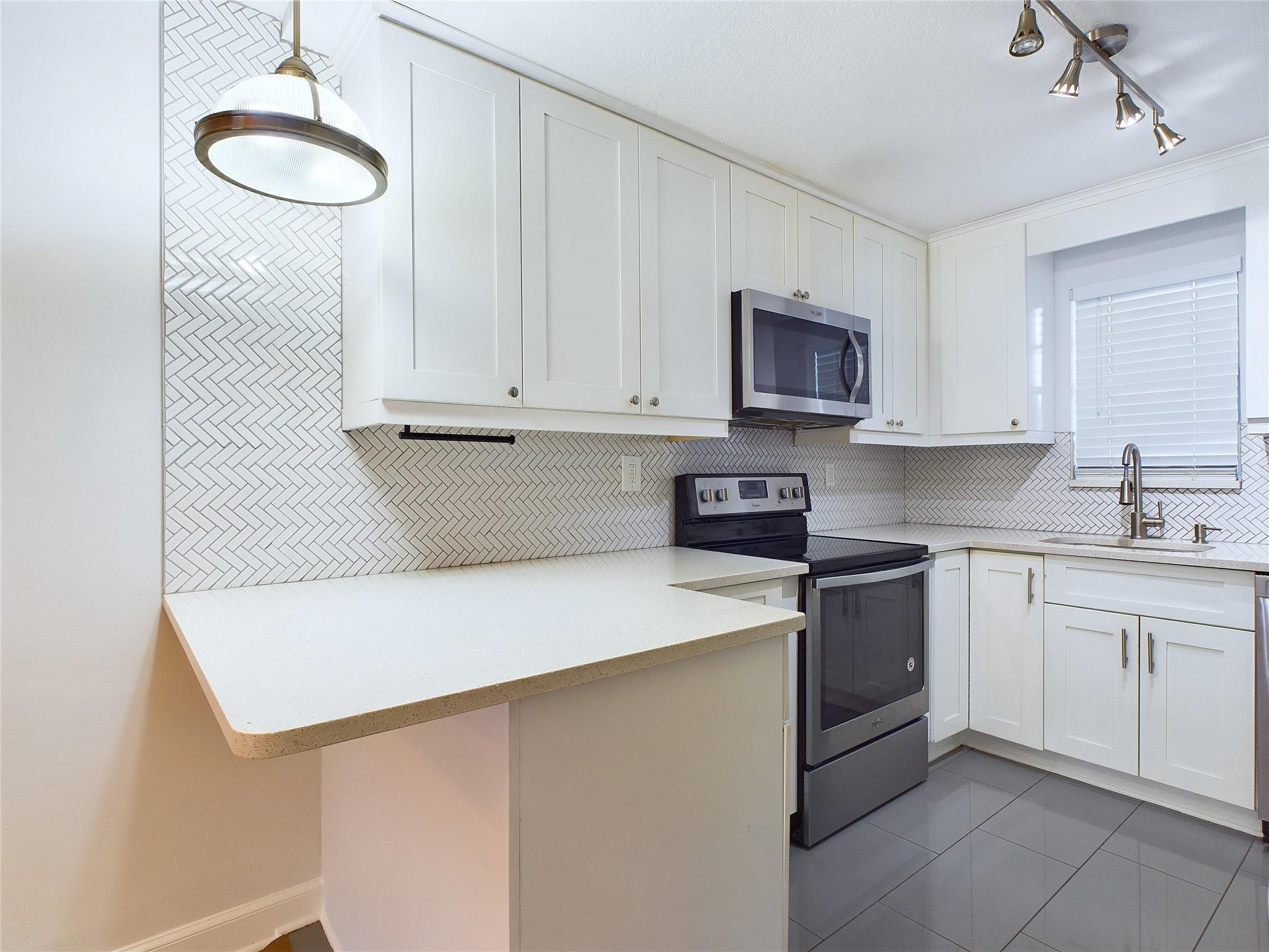 9370 Southwest 8th Street, Unit 301 Boca Raton, FL 33428 - Photo 15 of 38 Photo 15