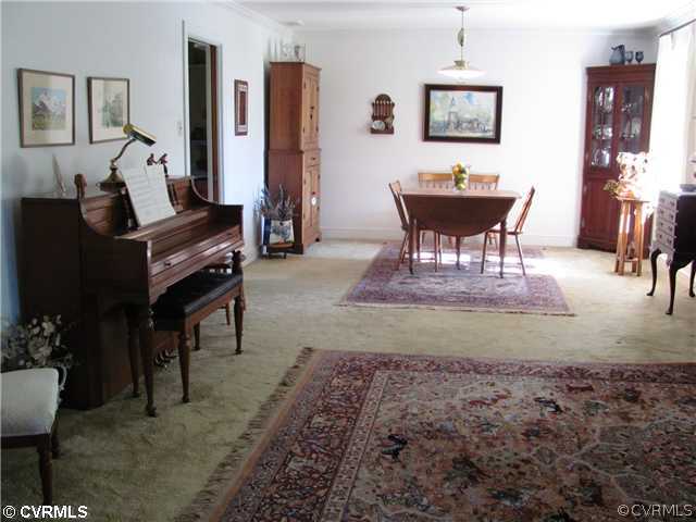 8218 Brookfield Road Richmond, VA 23227 - Photo 7 of 12 Living Room - Open Flow from the Living Room to th
