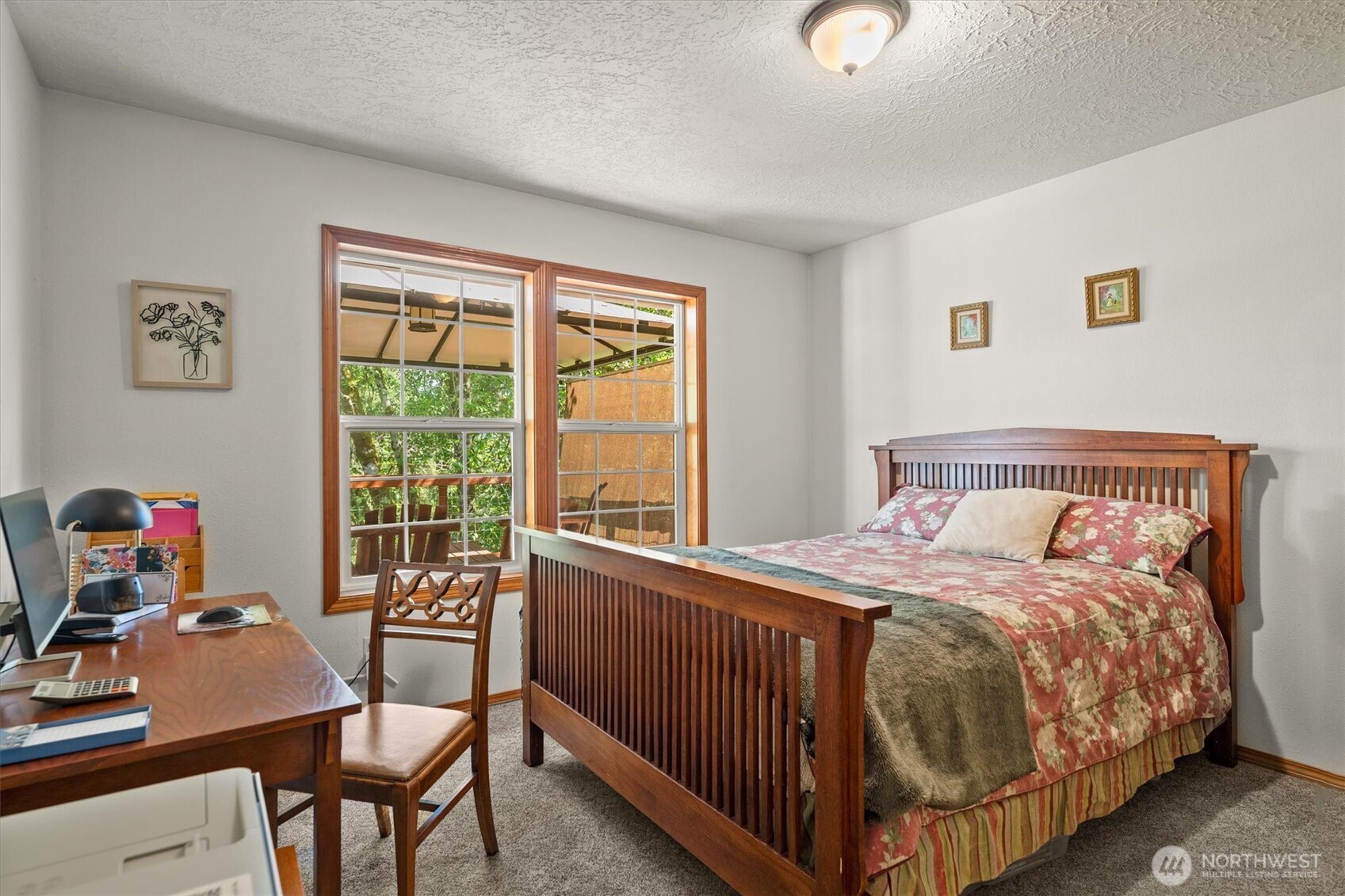 672 Walker Road Kelso, WA 98626 - Photo 13 of 40 a bedroom with a bed and a desk