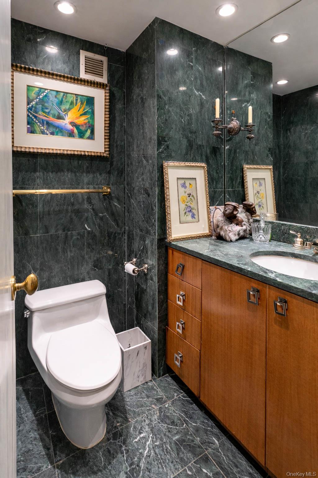 188 East 70th Street, Unit 8B Manhattan, NY 10021 - Photo 3 of 11