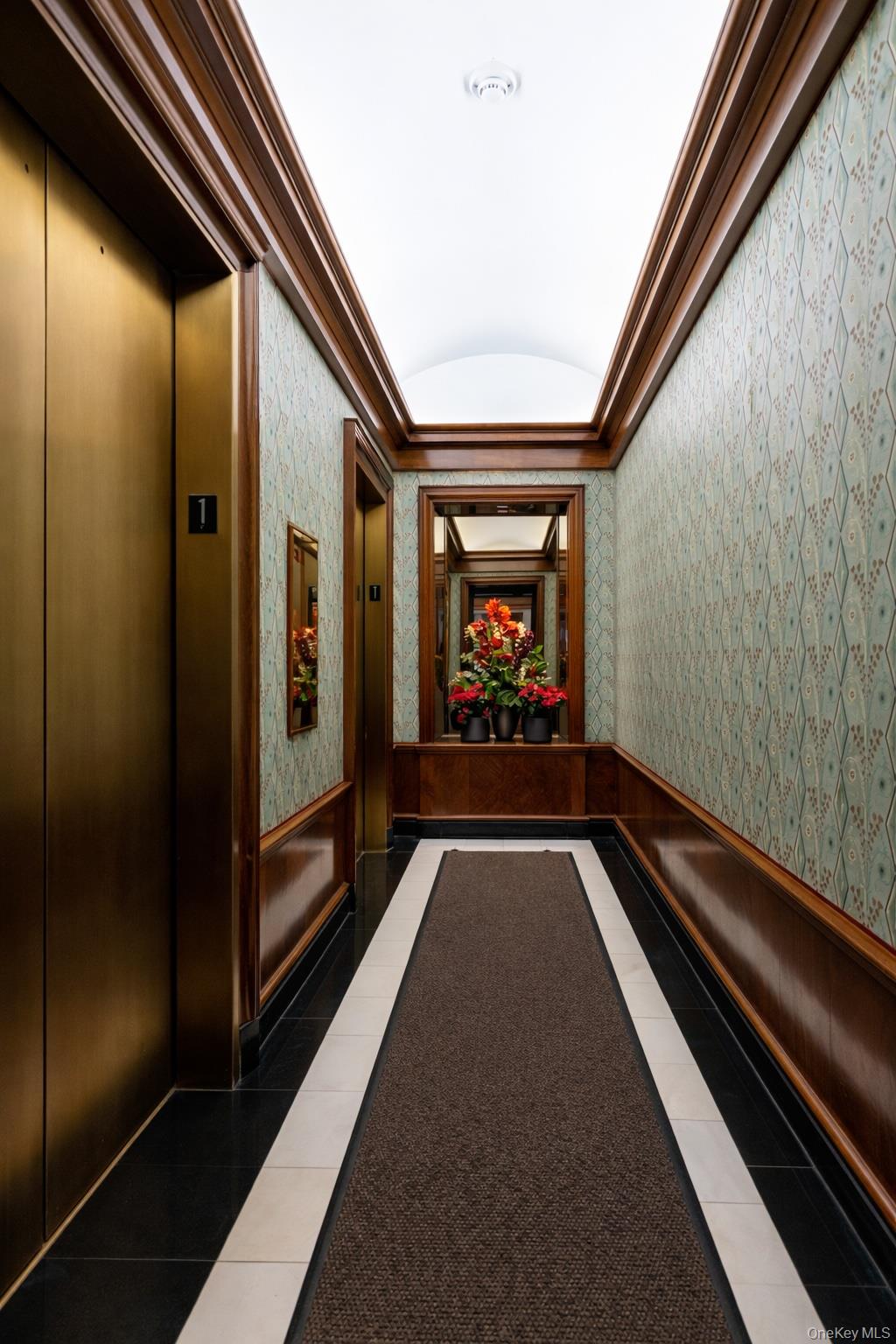 188 East 70th Street, Unit 8B Manhattan, NY 10021 - Photo 10 of 11