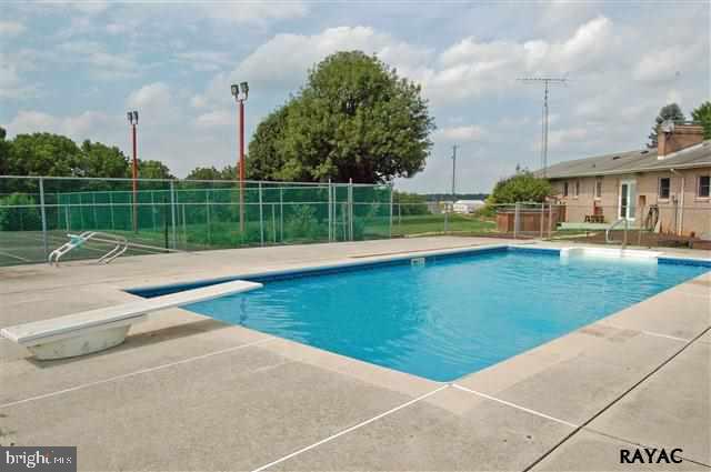4865 Hanover Road Littlestown, PA 17340 - Photo 4 of 27