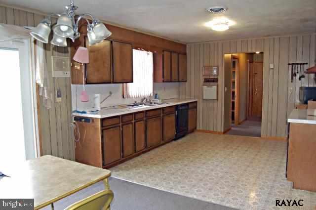 4865 Hanover Road Littlestown, PA 17340 - Photo 6 of 27