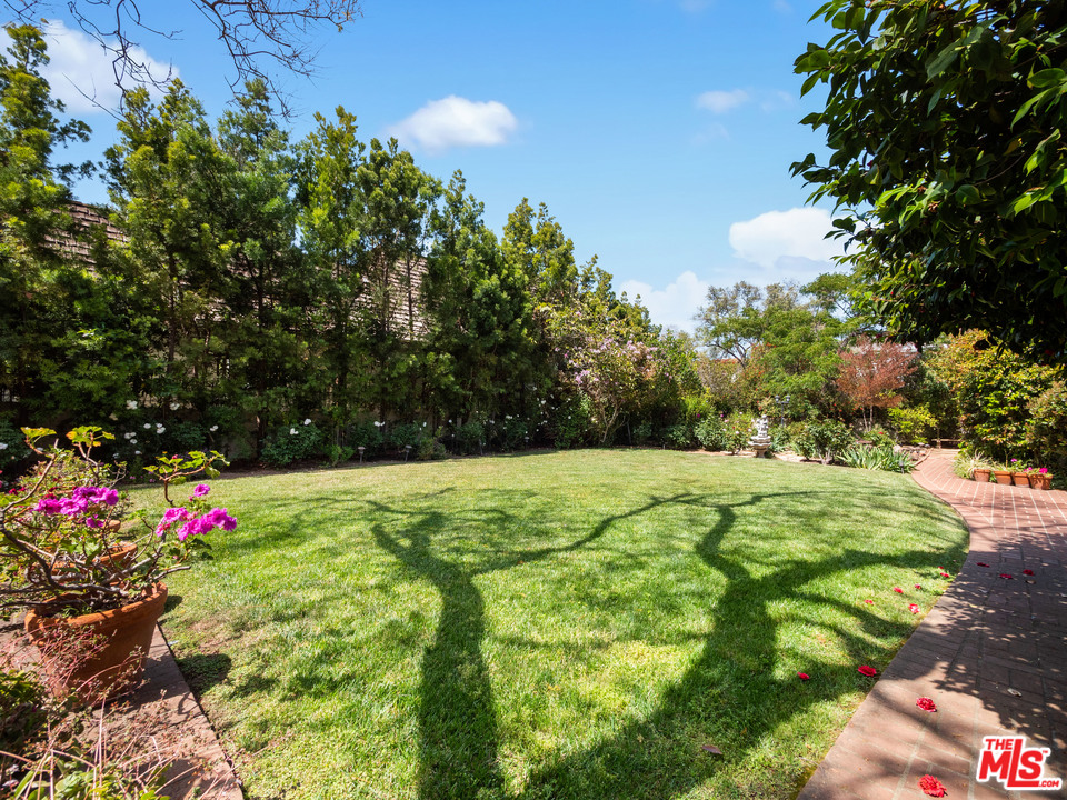 810 Devon Avenue Los Angeles, CA 90024 - Photo 19 of 23