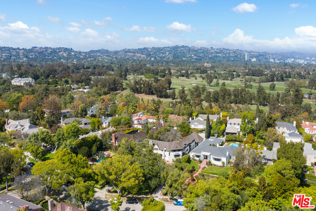810 Devon Avenue Los Angeles, CA 90024 - Photo 23 of 23 a view of a city