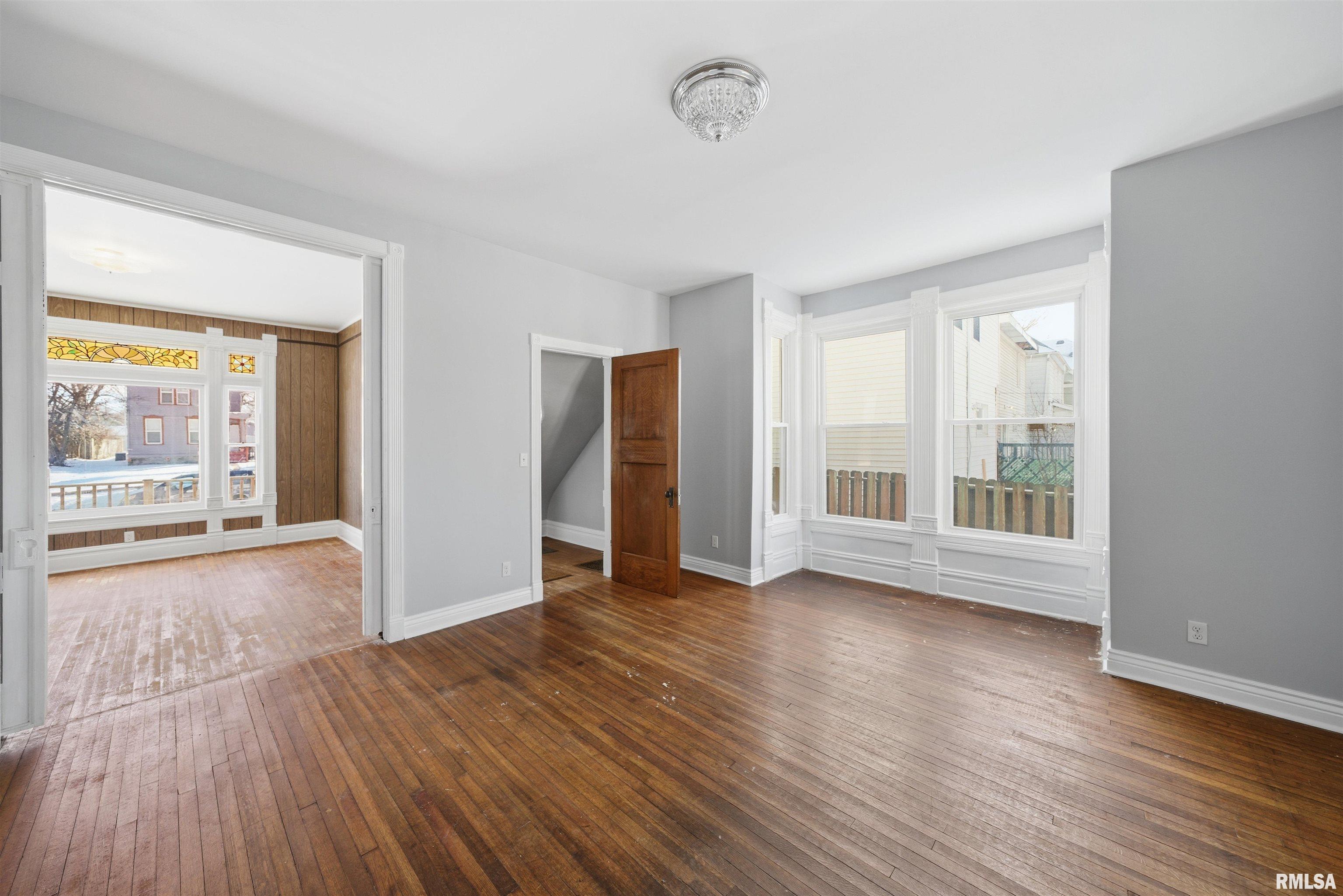 1427 North Sheridan Road Peoria, IL 61606 - Photo 11 of 32