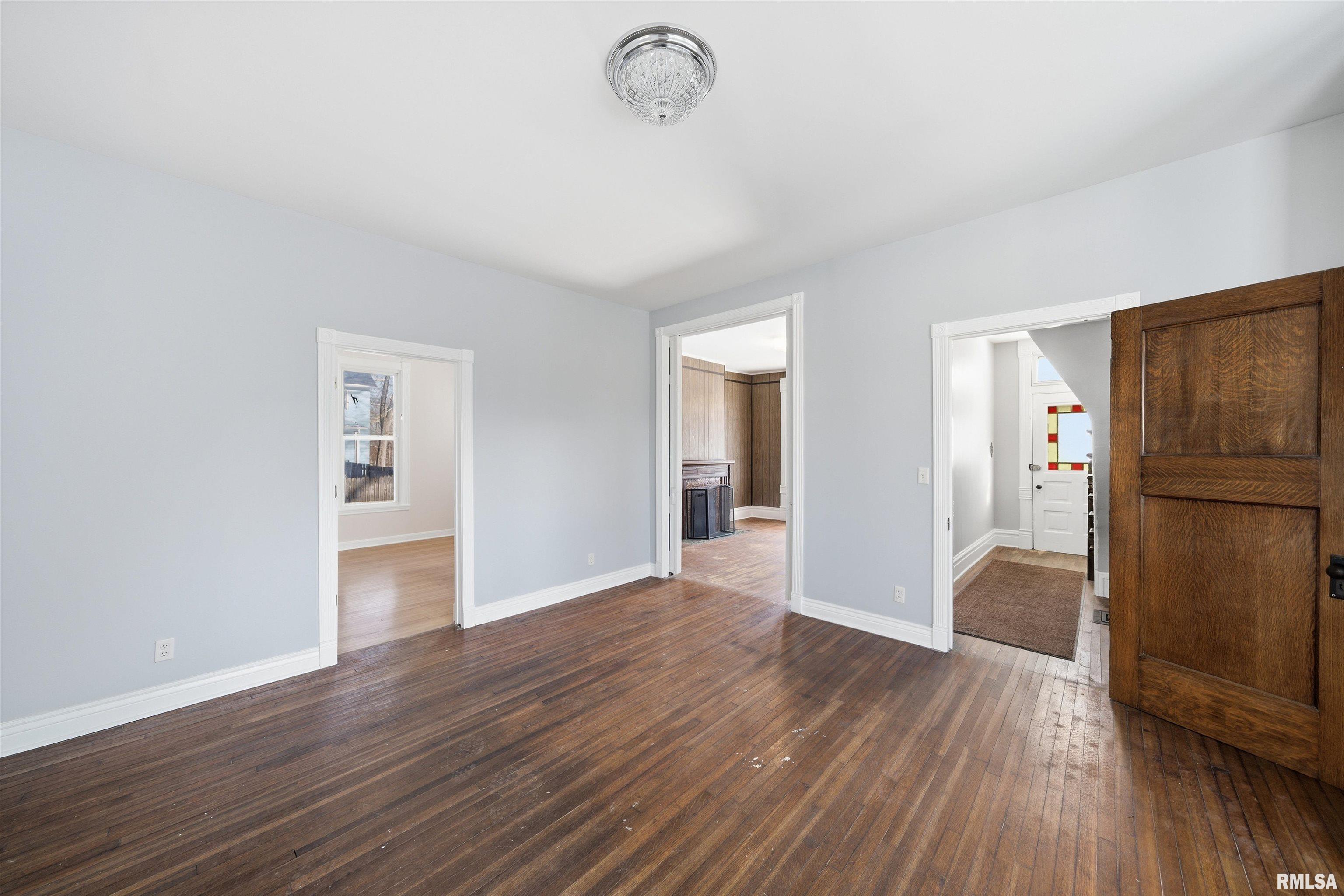 1427 North Sheridan Road Peoria, IL 61606 - Photo 14 of 32