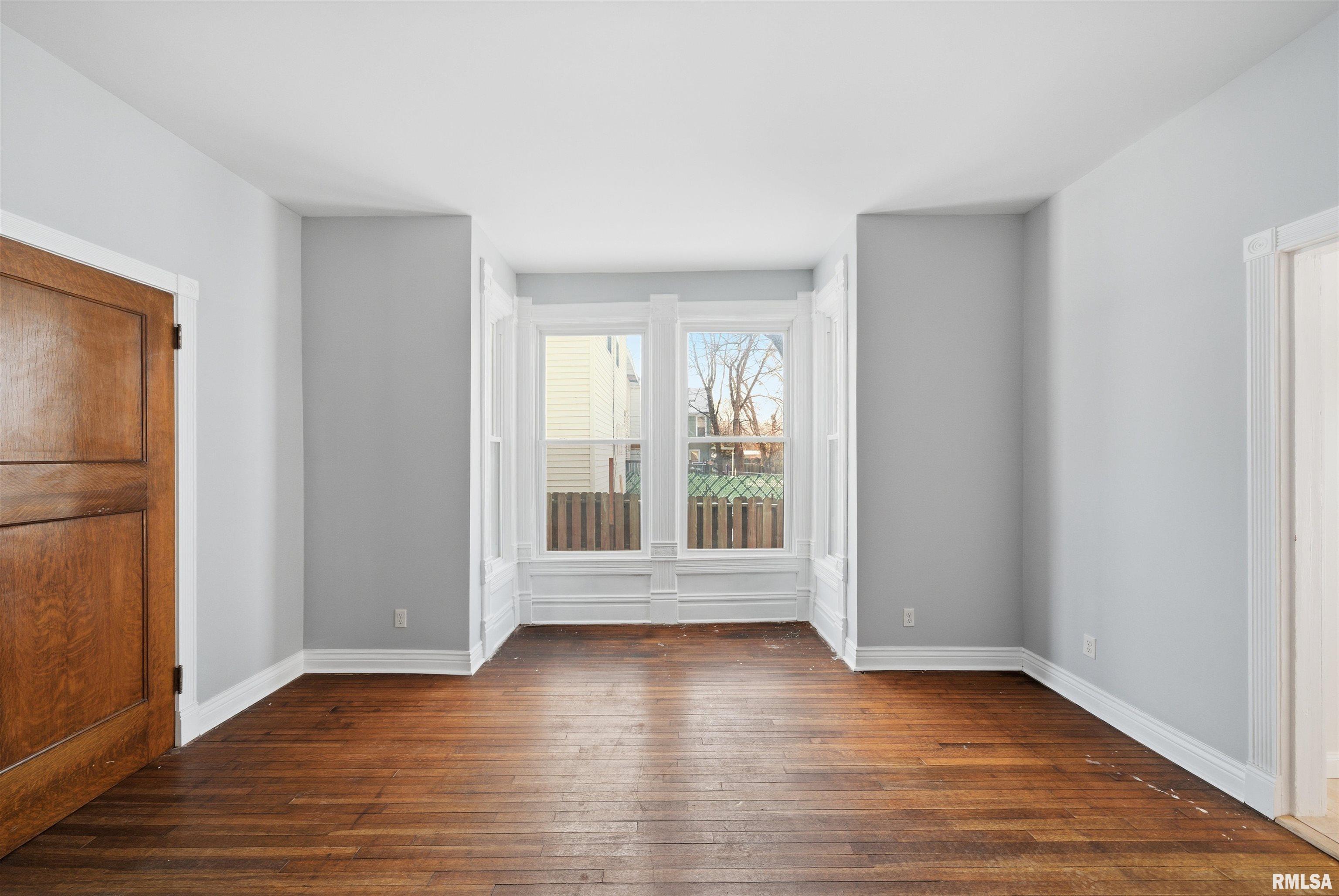 1427 North Sheridan Road Peoria, IL 61606 - Photo 15 of 32