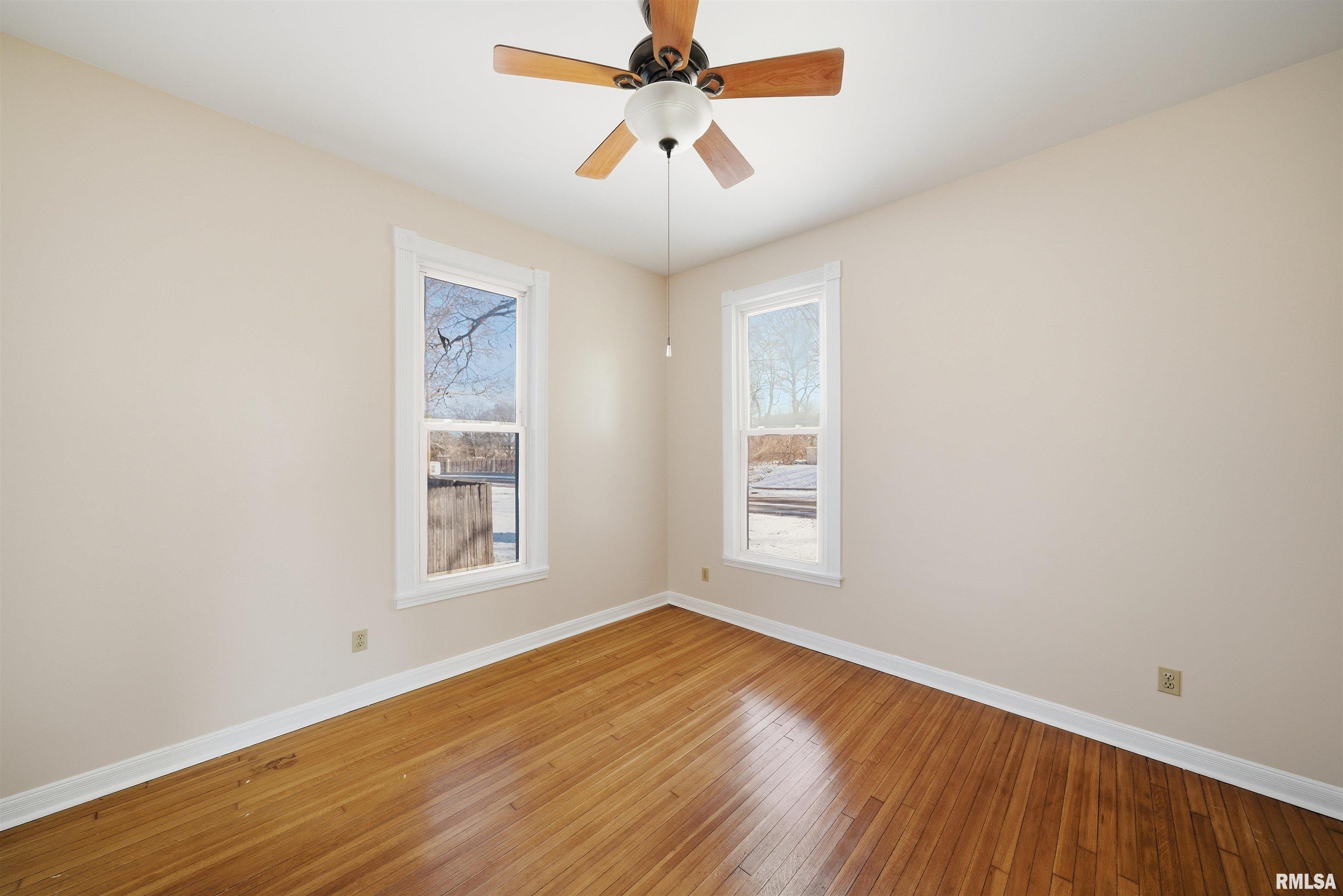 1427 North Sheridan Road Peoria, IL 61606 - Photo 16 of 32