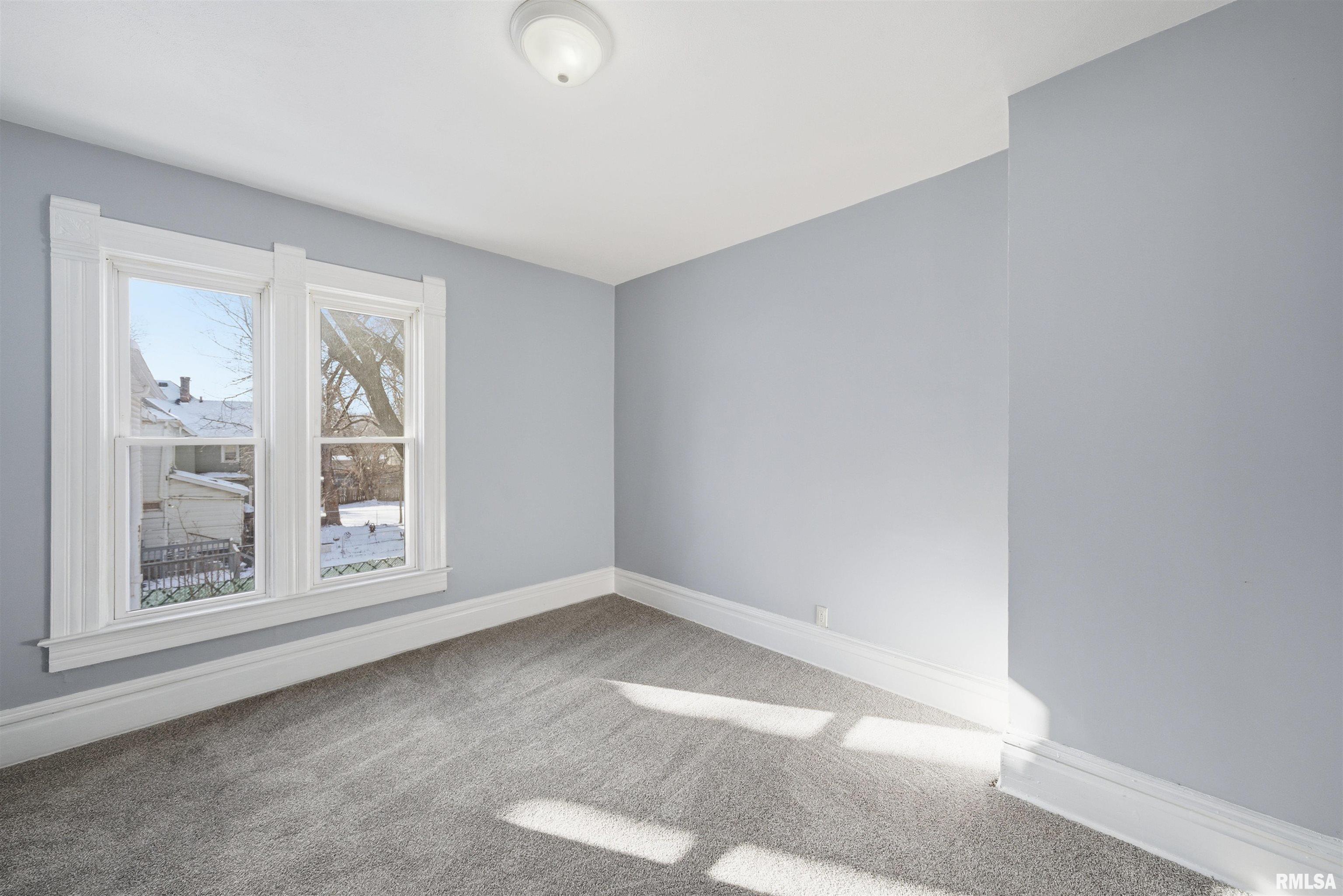 1427 North Sheridan Road Peoria, IL 61606 - Photo 27 of 32