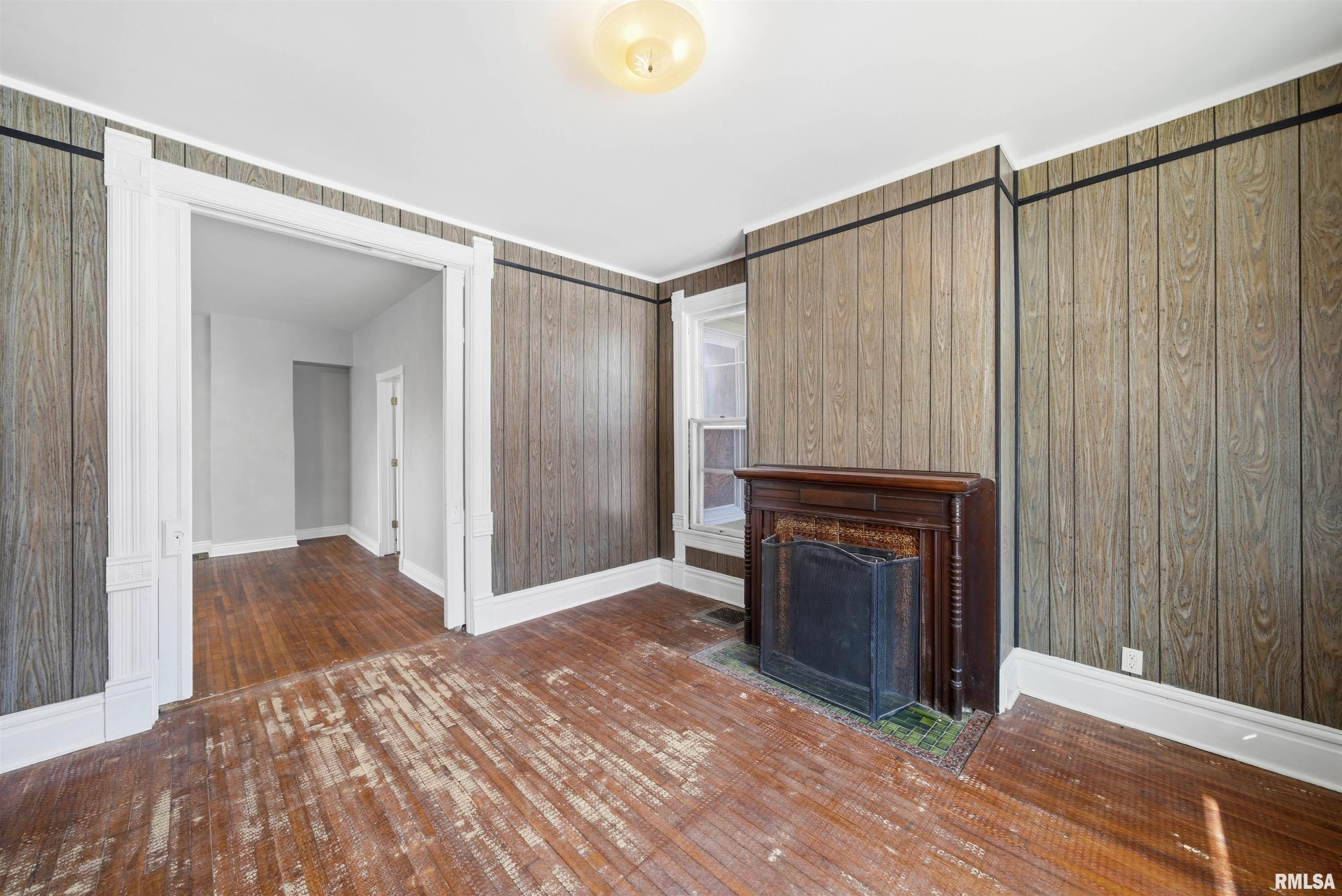 1427 North Sheridan Road Peoria, IL 61606 - Photo 9 of 32