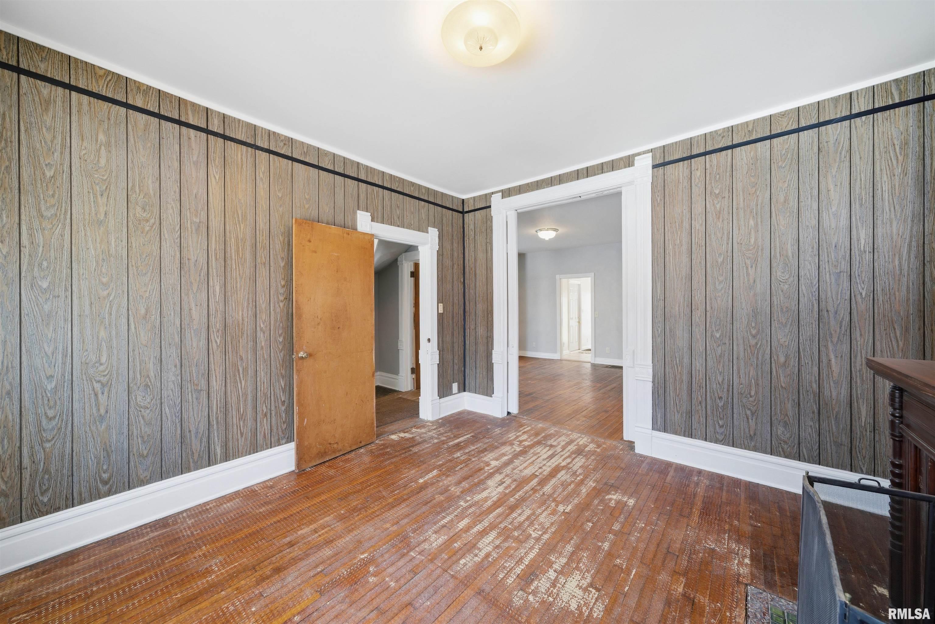 1427 North Sheridan Road Peoria, IL 61606 - Photo 10 of 32