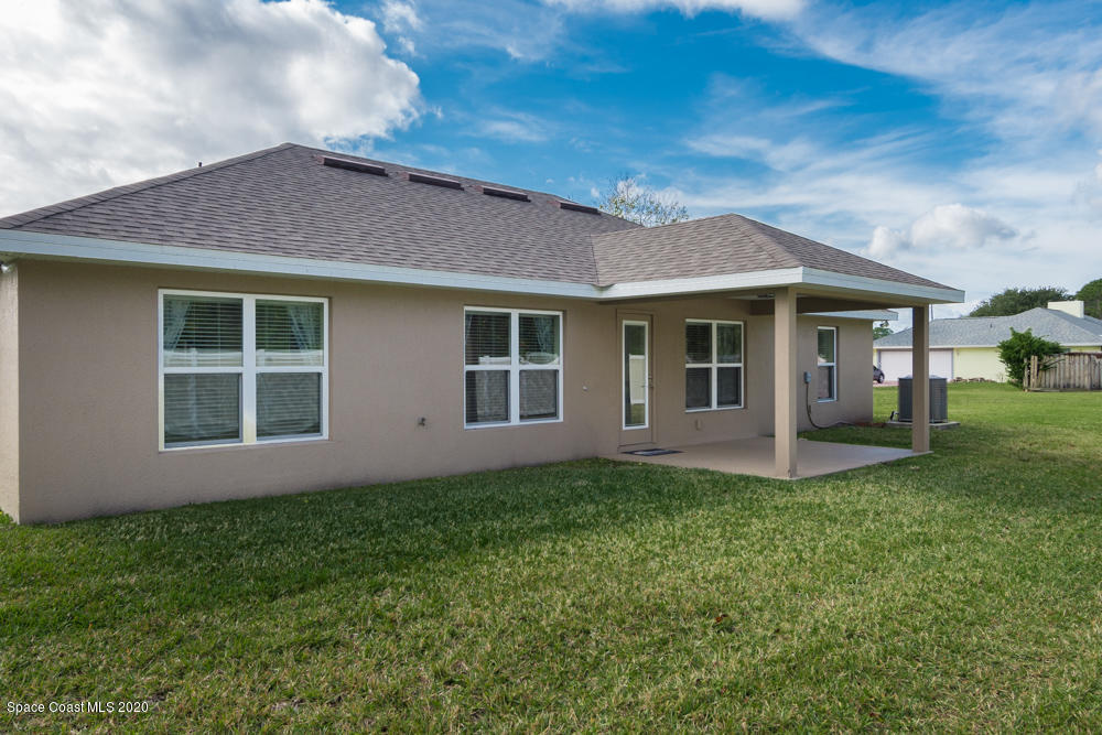 1150 Ransom Road Southeast Palm Bay, FL 32909 - Photo 15 of 18 Trussed roof Porch