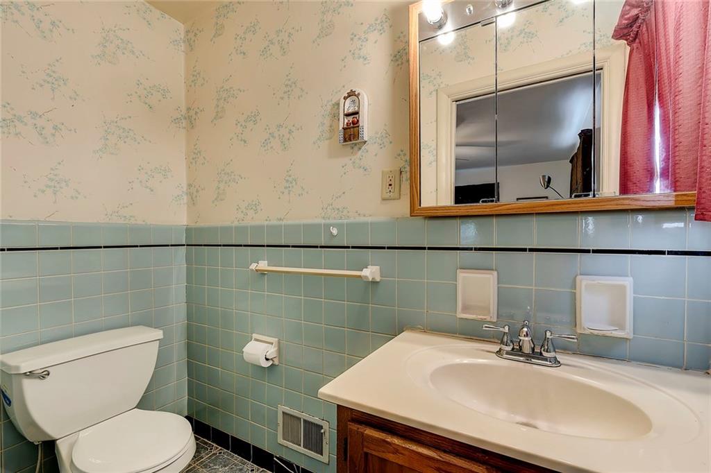 5129 Dickson Road Indianapolis, IN 46226 - Photo 14 of 36 Gallery Image 14