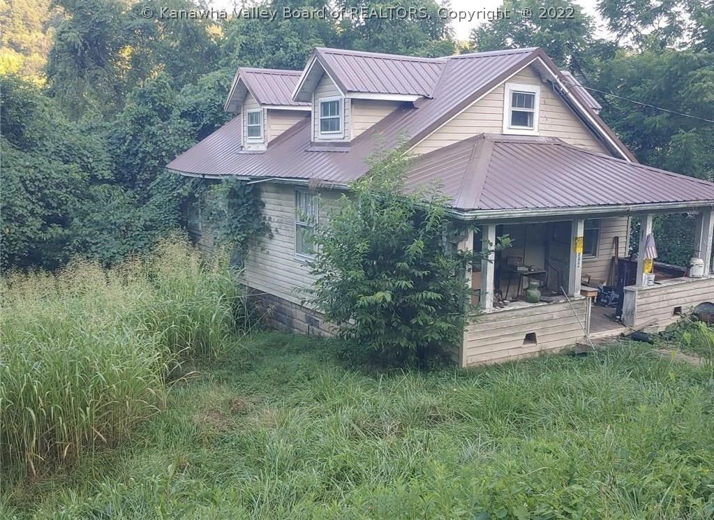 1892 Heizer Creek Road Poca, WV 25159 - Photo 2 of 6 Gallery Image 2