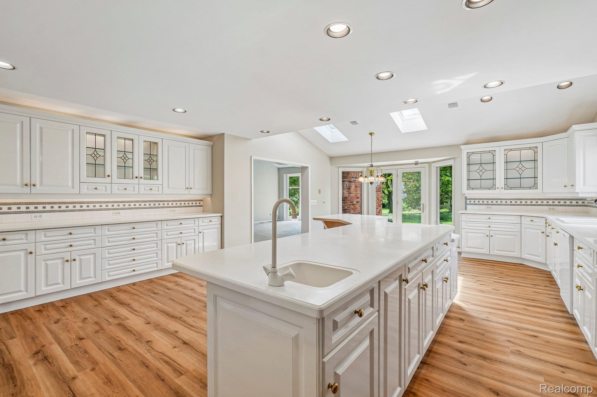 4523 Rivers Edge Drive Troy, MI 48098 - Photo 11 of 69 8-web-or-mls-- 4523 Rivers Edge Dr-S0808-008.jpg