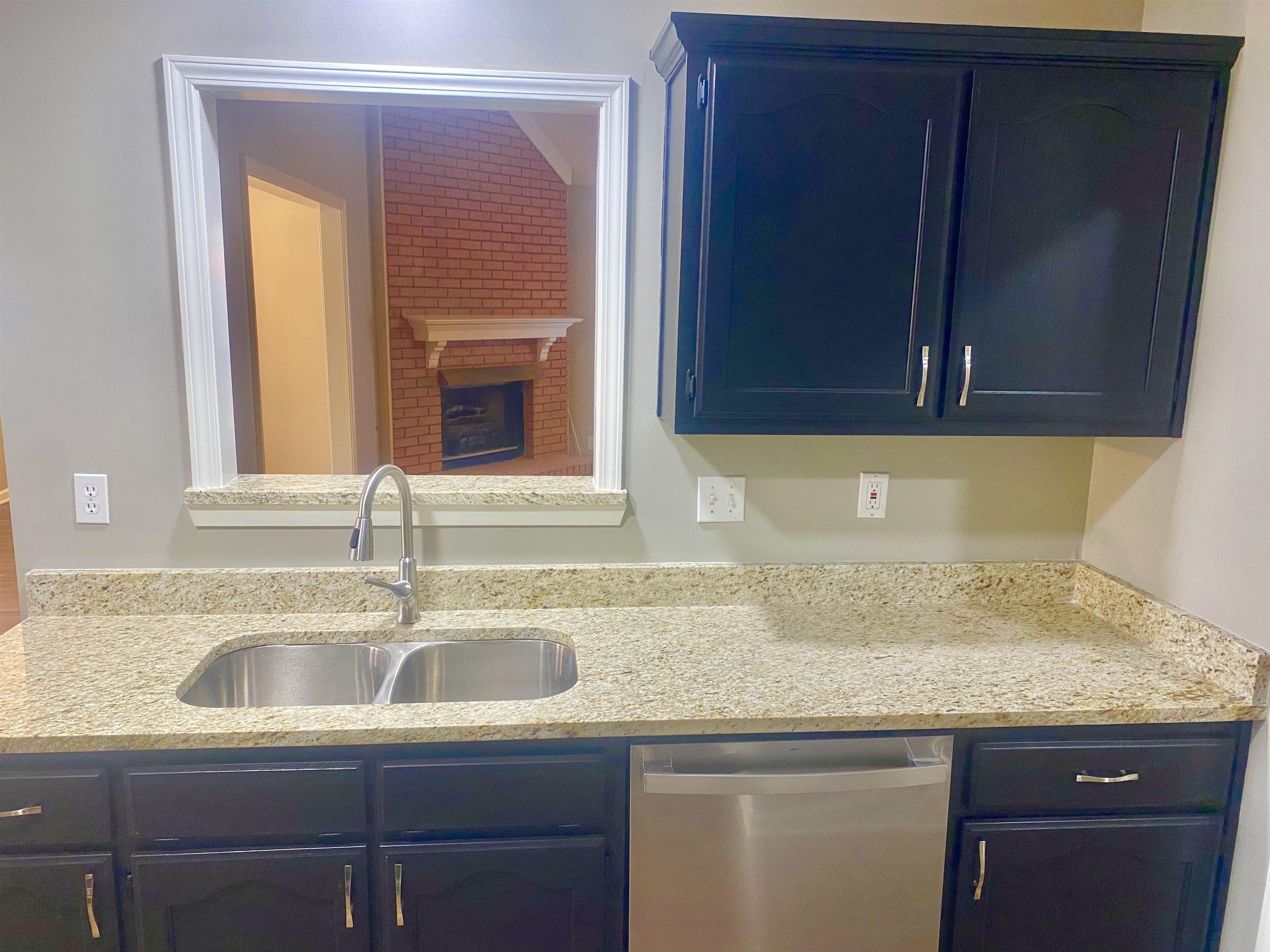 1167 Junco Cove Collierville, TN 38017 - Photo 8 of 25 a bathroom with a sink and a mirror