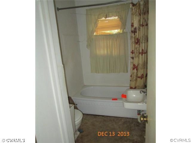 16578 Old Ridge Road Montpelier, VA 23192 - Photo 6 of 10 a bathroom with a shower