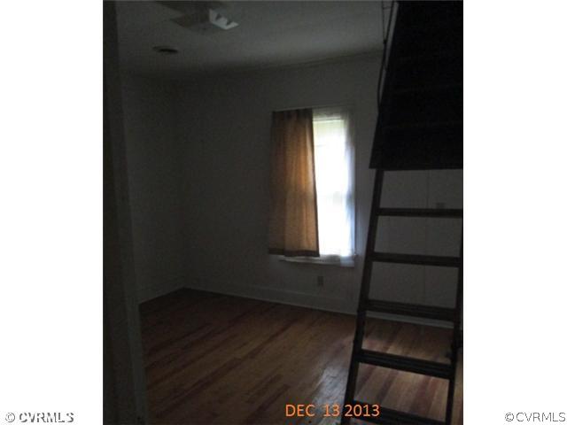 16578 Old Ridge Road Montpelier, VA 23192 - Photo 8 of 10 a room that has a window in it