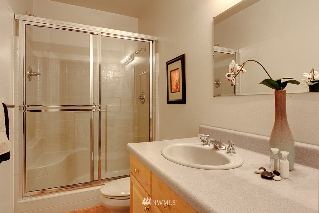 15525 101st Place Northeast Bothell, WA 98011 - Photo 13 of 15 Gallery Image 13