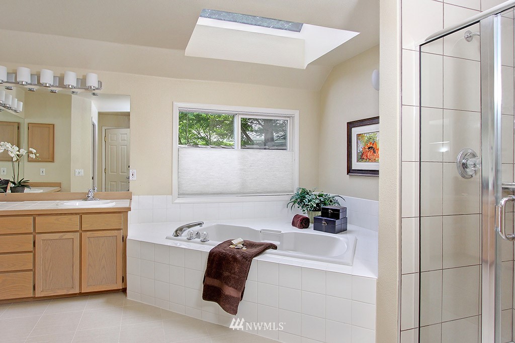 15525 101st Place Northeast Bothell, WA 98011 - Photo 9 of 15 Gallery Image 9